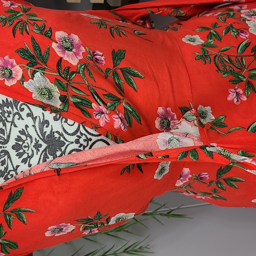 Band of Gypsies Floral Faux-Wrap Mini Dress - Picture 5 of 8